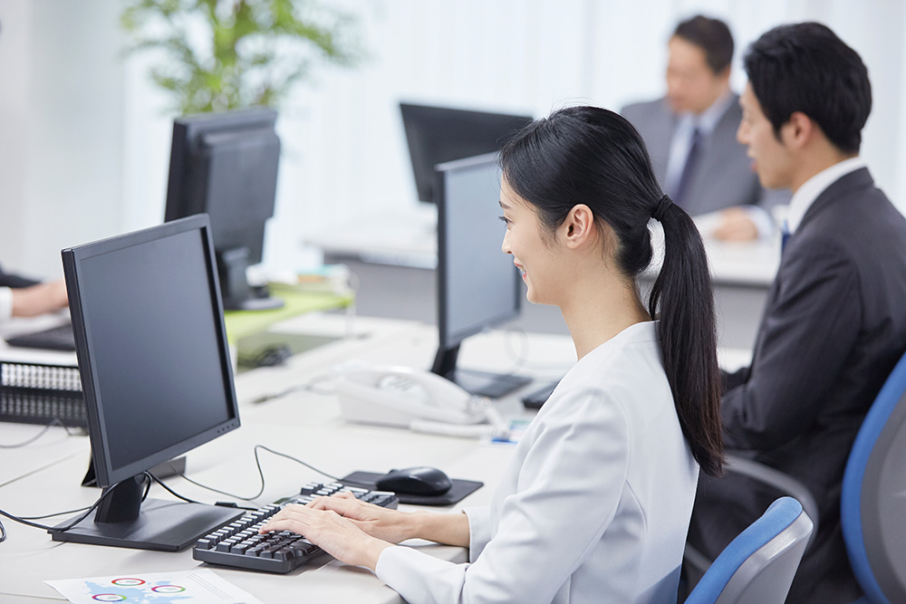 派遣社員でもカードローンは利用できる？勤務先の書き方と在籍確認、審査のコツ